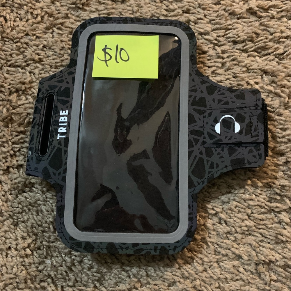 TRIBE ARMBAND FOR PHONE